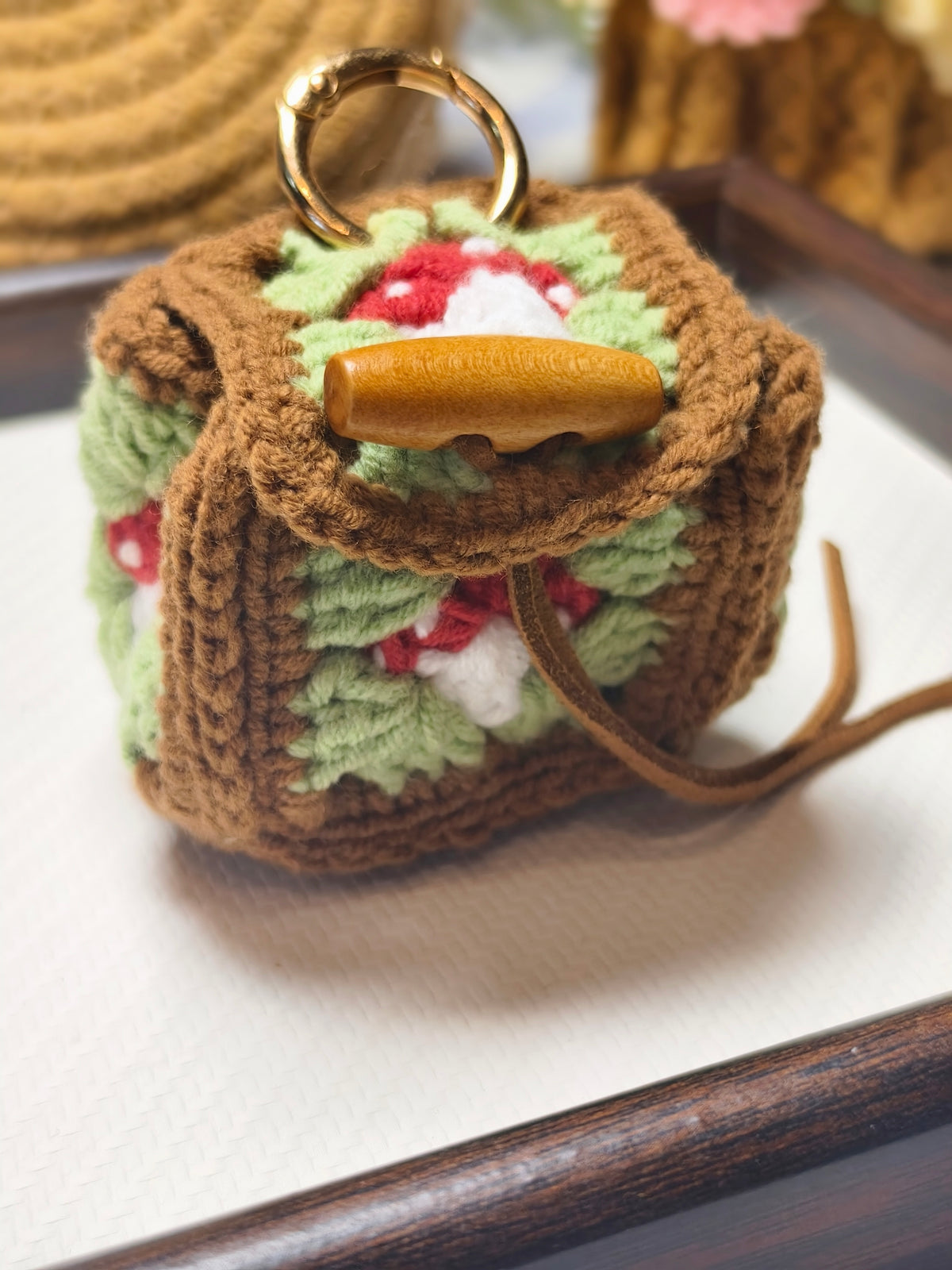 bunch of roses(buy 1 send pencil case )